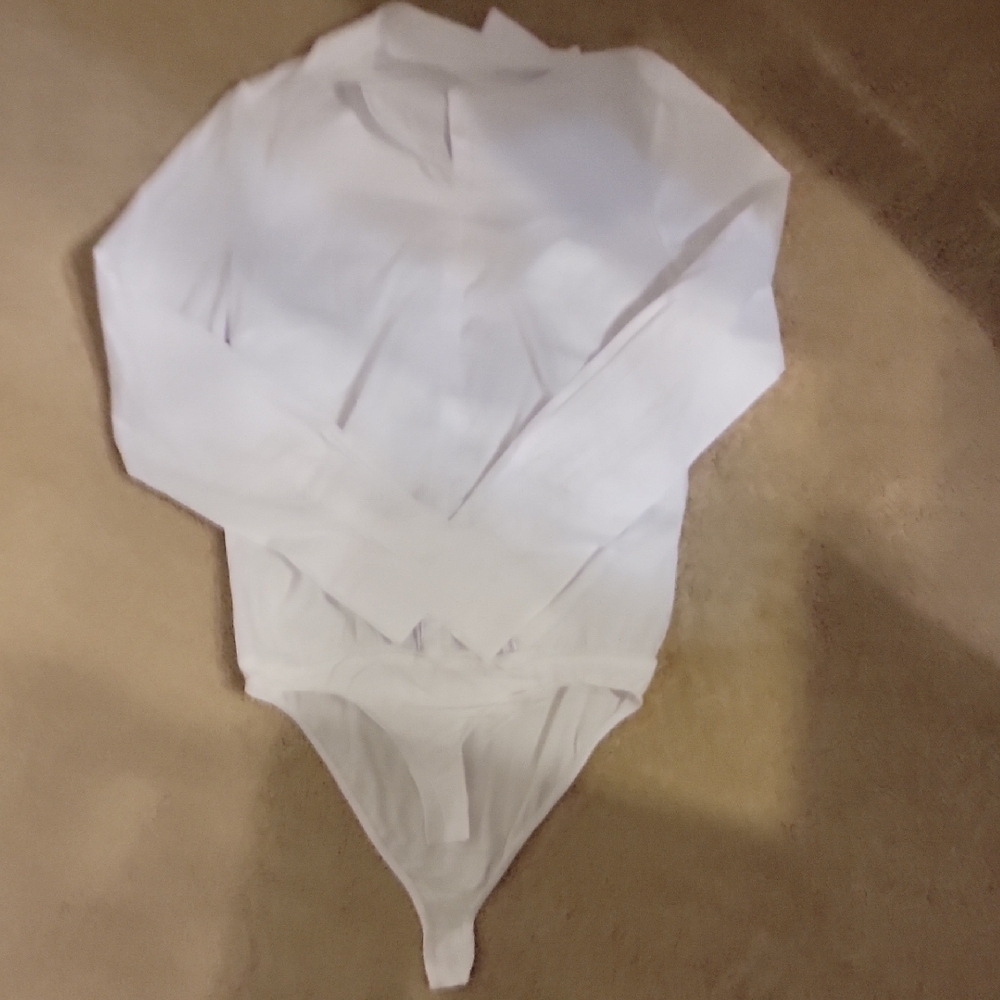 VENUS Classic White Collared Shirt